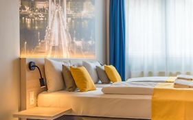 Impulso Fashion Hotel  4*